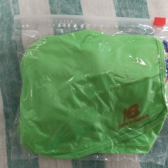 NWOT NEW BALANCE RUNNING SHORTS LIME GREEN WITH SIDE ACCENTS, ASIAN SIZE "O" - Picture 8 of 8